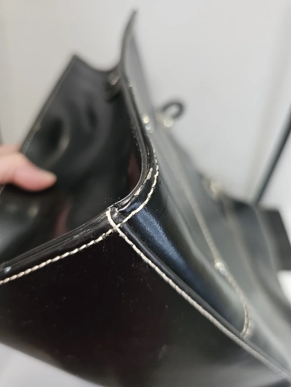 Wilsons Leather Black Leather Tote Bag with Contrast Stitching